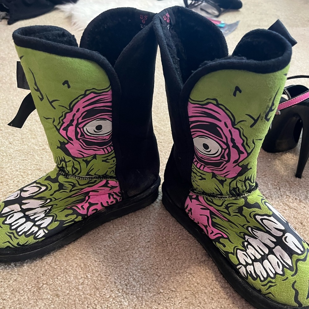 Iron Fist Green and Pink Zombie Skull Booties - Picture 2 of 5